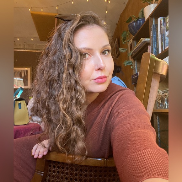 Meet your Posher, Julia - Picture 1 of 3